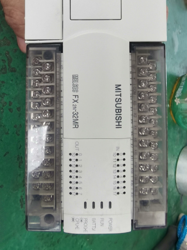 fx2n-32mr-1.png
